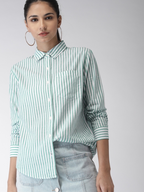 

FOREVER 21 Women White & Green Regular Fit Striped Casual Shirt