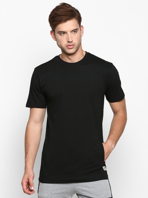 

SKULT by Shahid Kapoor Men Black Solid Round Neck T-shirt