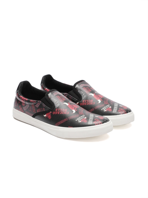 

NBA Men Black Chicago Bulls Printed Slip-On Sneakers