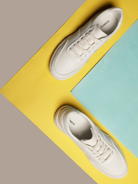 

LOCOMOTIVE Men White Sneakers