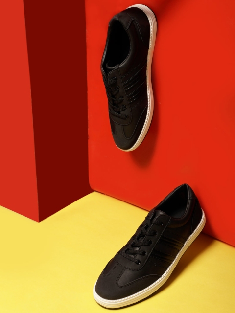 

LOCOMOTIVE Men Black Solid Sneakers