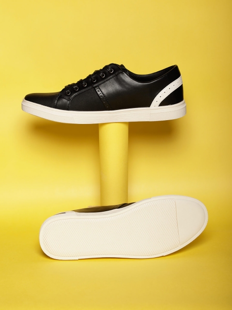 

LOCOMOTIVE Men Black Sneakers