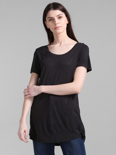 

GAP Women Black Printed Round Neck T-shirt