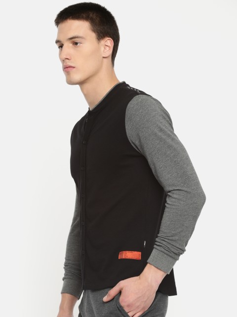 

HRX by Hrithik Roshan Men Black & Grey Solid Round Neck T-shirt