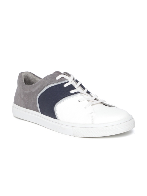 

Mocas Men White & Navy Colourblocked Sneakers
