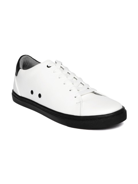 

Mocas Men White Sneakers
