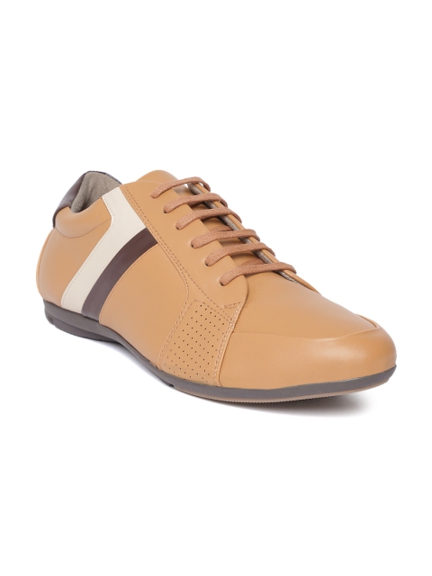 

Mocas Men Brown Sneakers