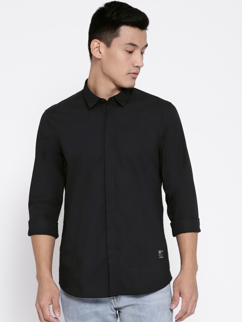 

Blackberrys Men Black Trim Fit Knitted Solid Casual Shirt