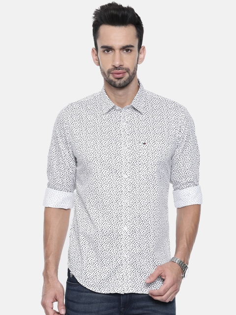 

Peter England Casuals Men Black & White Slim Fit Printed Casual Shirt