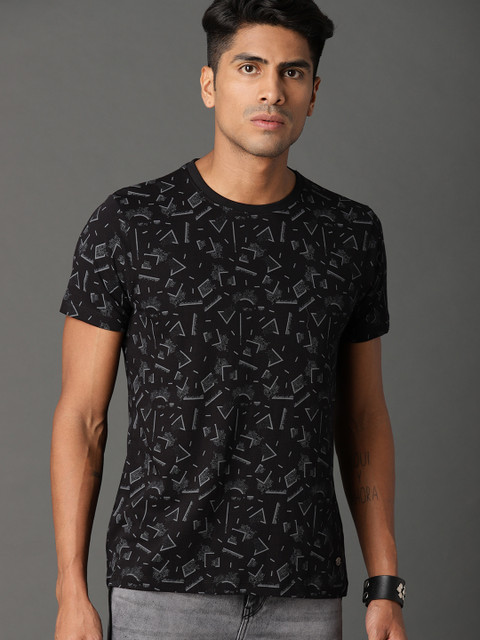 

Roadster Men Black Allover Printed Round Neck T-shirt