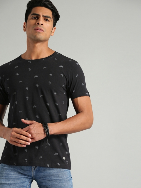 

Roadster Men Black Printed Round Neck T-shirt