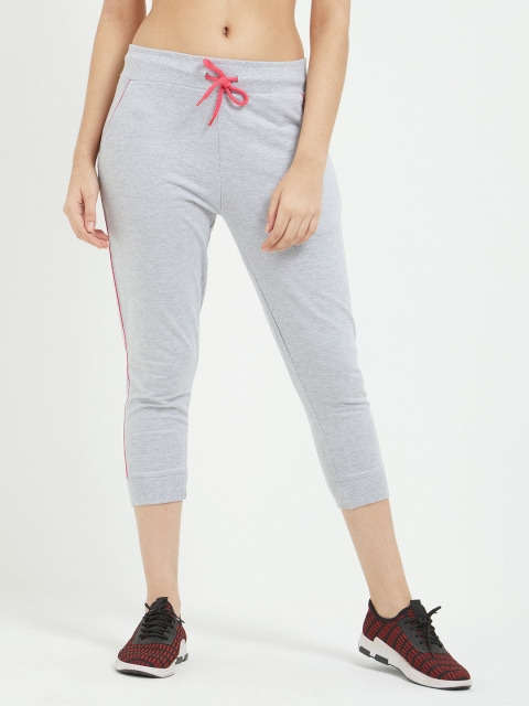 

Fruit of the loom Women Grey Solid Regular Fit Capris