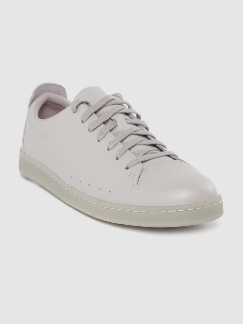 

Clarks Men Grey Solid Leather Sneakers