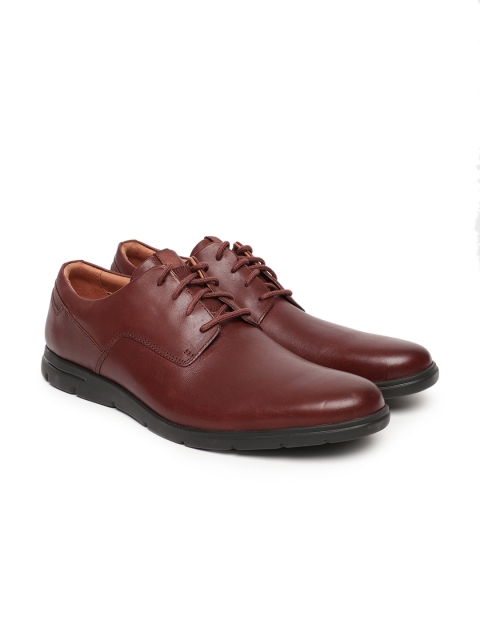 

Clarks Men Brown Solid Leather Derbys