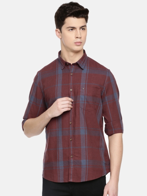 

Lee Cooper Men Maroon & Blue Regular Fit Checked Casual Shirt