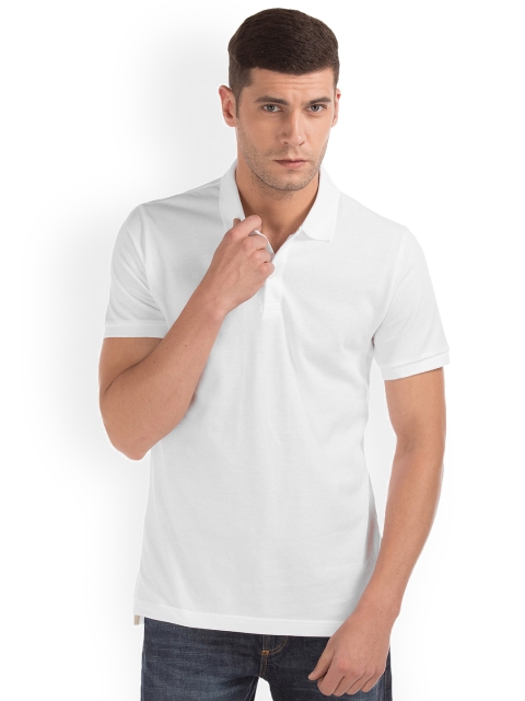 

GAP Men White Solid T-Shirt