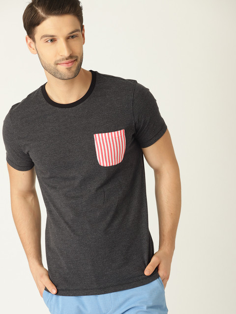 

United Colors of Benetton Men Charcoal Grey Solid Round Neck T-shirt