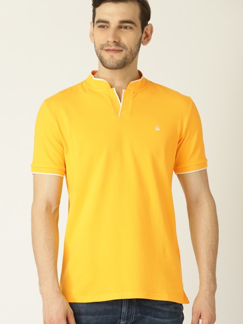 

United Colors of Benetton Men Yellow Solid T-shirt