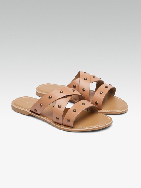 

Steve Madden Women Nude Pink BRIENNE Studded Leather Open Toe Flats
