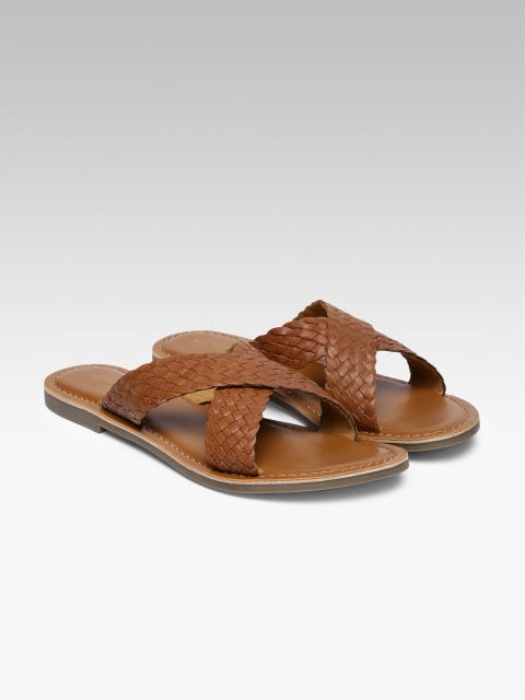 

Steve Madden Women Brown Woven Design Leather Open Toe Flats