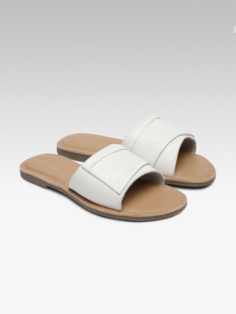 

Steve Madden Women White ADELE Solid Leather Open Toe Flats