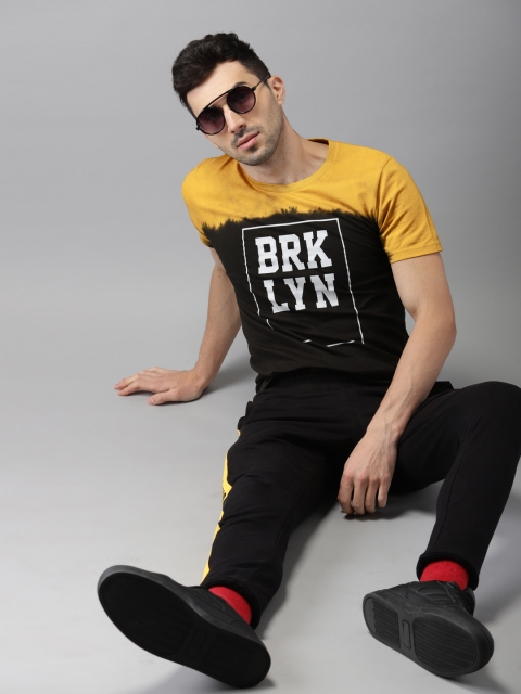 

HERENOW Men Olive Green Mustard Yellow Printed Round Neck Pure Cotton T-shirt