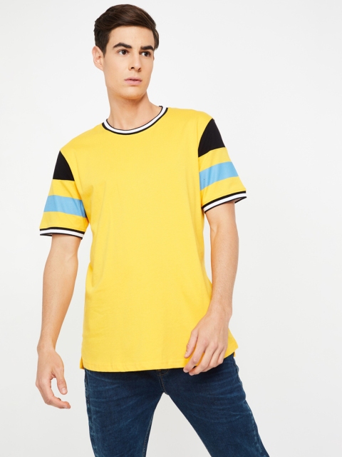 

Bossini Men Yellow Solid Round Neck T-shirt
