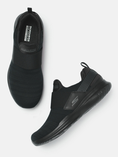 

Skechers Men Black GO RUN MOJO-OPTIMISE Running Shoes