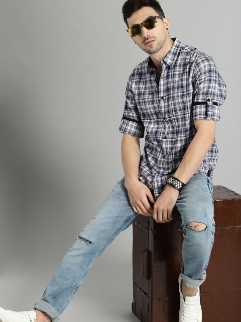 

Roadster Men Navy Blue & White ALONSO Regular Fit Checked Casual Shirt