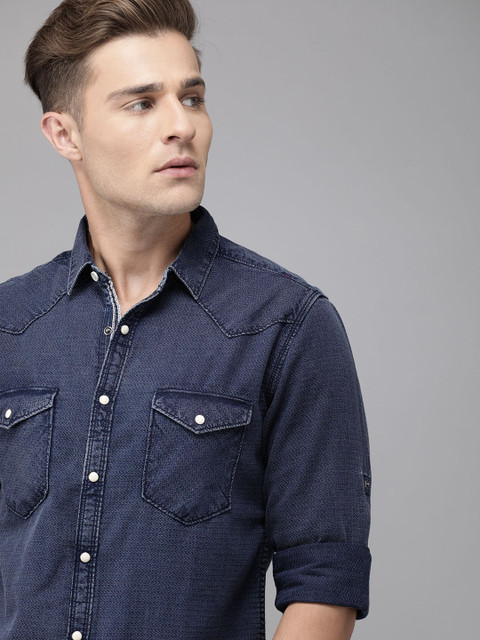 

Roadster Men Blue Self Design Regular Fit Indigo Dobby Washed Casual Shirt