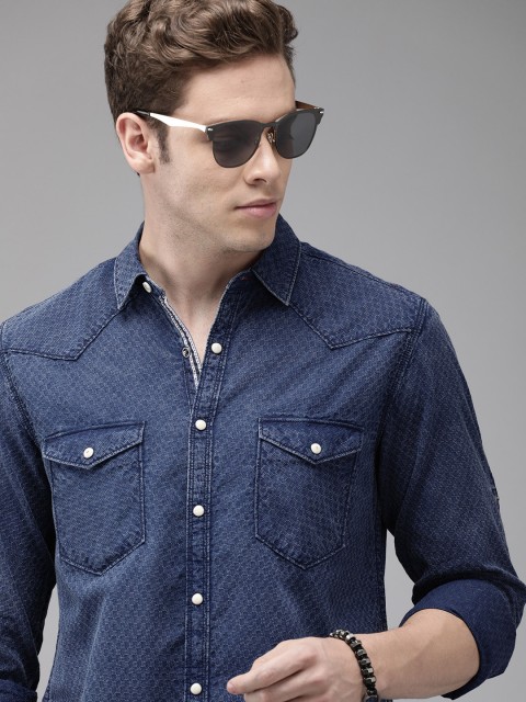 

Roadster Men Navy Blue Regular Fit Indigo Dobby Washed Self Design Casual Shirt