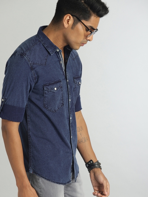 

Roadster Men Navy Regular Fit Indigo Dobby Washed Casual Shirt, Navy blue