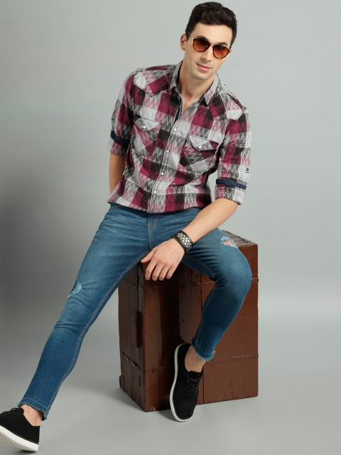 

Roadster Men Red & Off-White Checked Casual Shirt