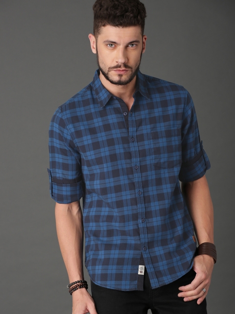 

Roadster Men Blue Regular Fit Checked Casual Shirt