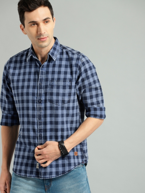 

Roadster Men Blue Checked Casual Shirt