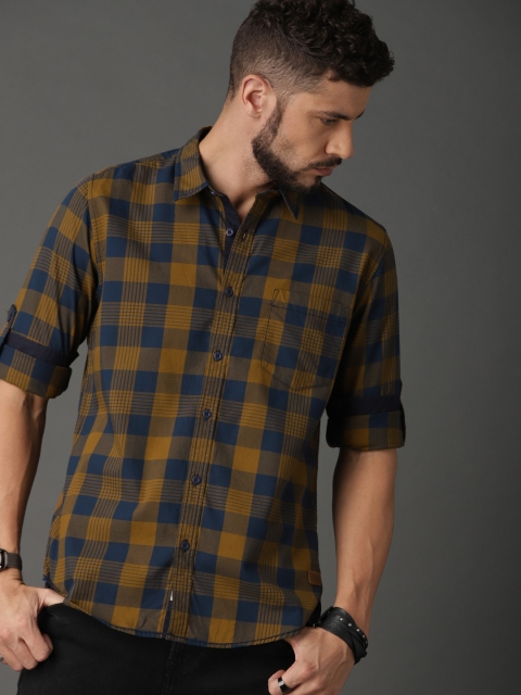

Roadster Men Navy & Khaki Regular Fit Checked Casual Shirt, Navy blue