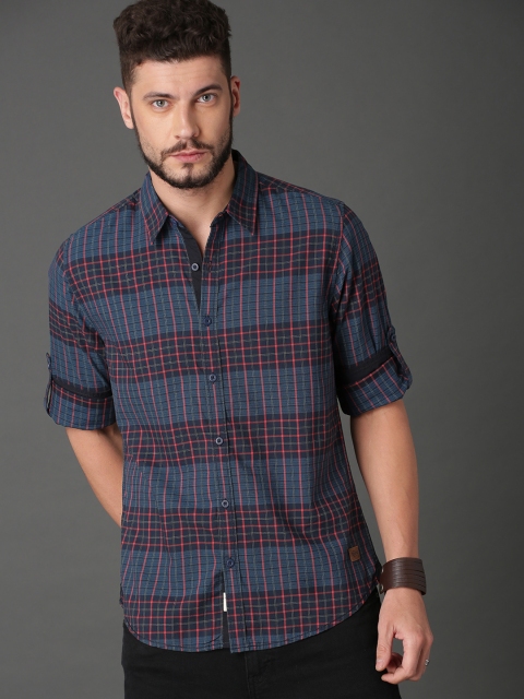 

Roadster Men Navy Blue & Red Regular Fit Checked Casual Shirt