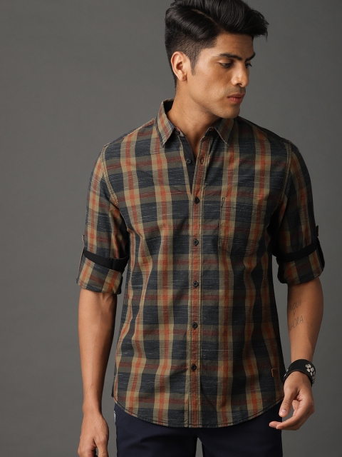 

Roadster Men Khaki & Black Checked Casual Shirt with Slubs
