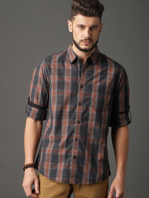 

Roadster Men Charcoal Grey & Rust Orange Summer Check Casual Shirt with Slubs