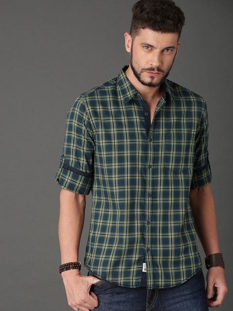 

Roadster Men Navy Blue & Green Regular Fit Checked Casual Shirt