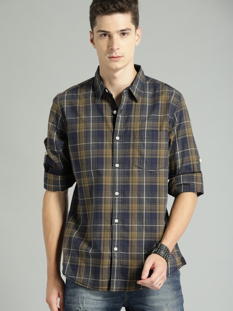 

Roadster Men Olive Green & Navy Blue Regular Fit Checked Casual Shirt