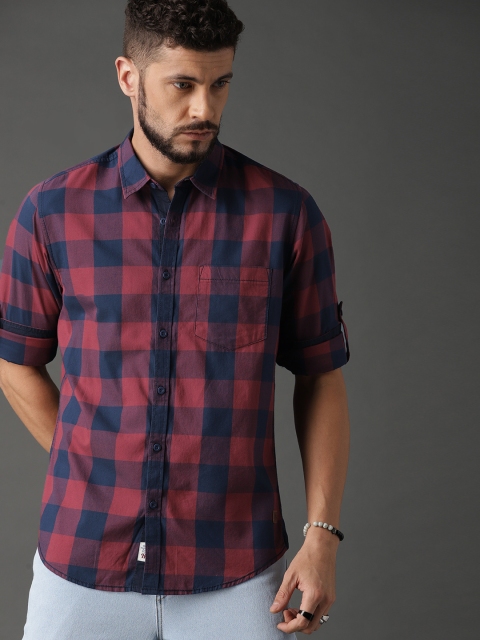 

Roadster Men Navy & Maroon Regular Fit Summer Check Casual Shirt, Navy blue