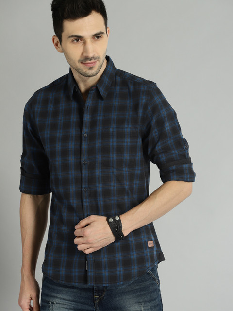 

Roadster Men Blue & Black Regular Fit Checked Casual Shirt