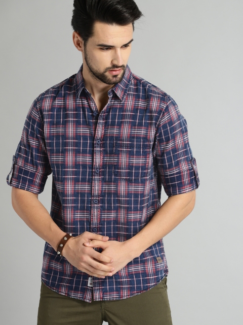 

Roadster Men Navy Blue & Maroon Indigo Checked Casual Shirt