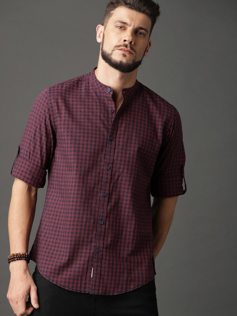 

Roadster Men Red & Navy Blue Regular Fit Micro Check Casual Shirt