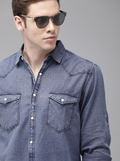 

Roadster Men Blue Regular Fit Self Design Indigo Dobby Washed Casual Shirt