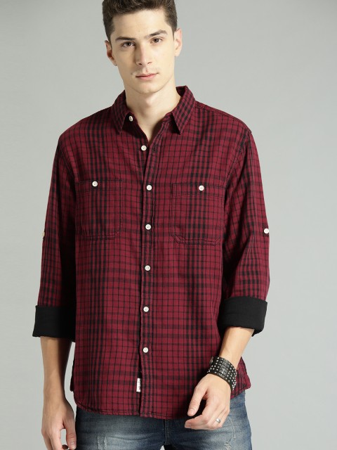 

Roadster Men Maroon & Black Shadow Check Casual Shirt
