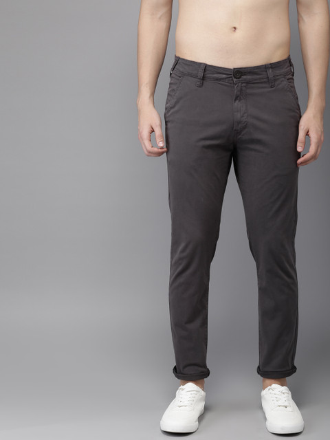

HERE&NOW Men Charcoal Grey Slim Fit Solid Chinos