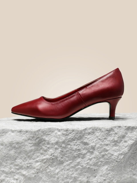 

her by invictus Women Maroon Solid Cushioned Pumps