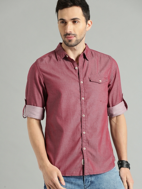 

Roadster Men Maroon Regular Fit Solid Casual Shirt